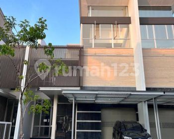 Rumah Langsung View Golf Ukuran 10x30 Chopin Golf Island