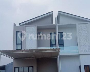 Rumah Clasik 2 lantai Super Murah di Tang-sel