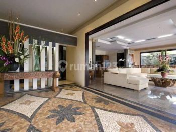 Villa Rumah Pinggir Pantai Furnished Bagus SHM - Sertifikat Hak Milik di
