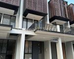 thumbnail-rumah-3-lantai-baru-di-cilandak-jakarta-selatan-0