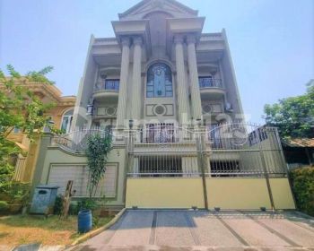 Siap Huni Rumah Mewah Modernland 3 Lantai Rapih Terawat