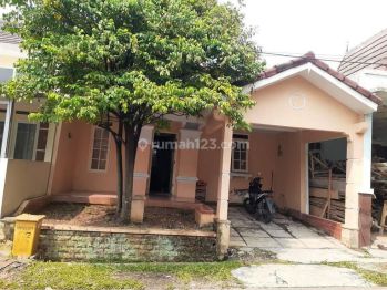 Disewakan rumah di tmn victria siap huni
