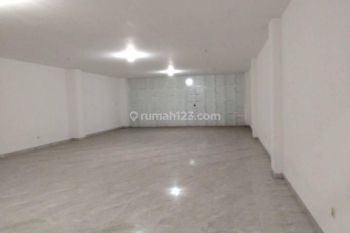 Ruang Usaha Bersih Terawat Cocok Untuk Kantor, Klinik