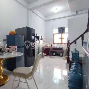 Dijual Ruko di Jl Brigjen Katamso
Kampung baru 
Kecamatan Medan maimun SHM Bagus