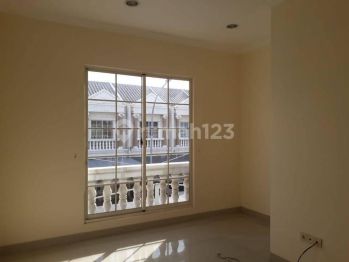 Rumah @ West Europe, Greenlake City, Uk 4x15m, Unit Ready, Ac 2 Unit, 2 Lantai.