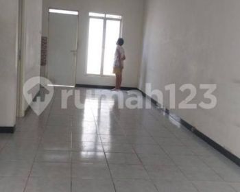 kan Rumah Taman Holis Indah I Bandung