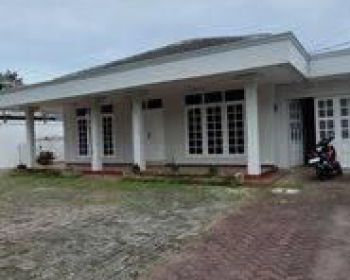 Rumah rapi, bagus siap huni di pesanggrahan