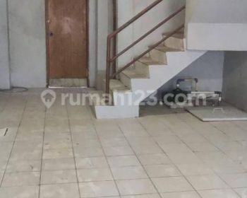 Ruko Disewakan, Mandala Utara Tomang Jakbar, Lt 61 Lb 152.5, 3 Lantai