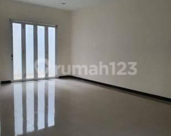 Di Sewakan Rumah Hunian Nyaman Sudah Direnovasi Lokasi Strategis di Taman Kopo