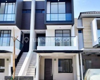 Disewakan Rumah 3 lantai Brand New Siap Huni di Perumahan Golf Island Cluster -