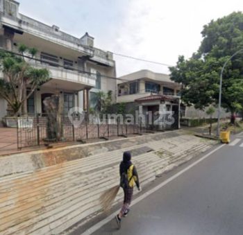 Di jual melalui lelang apa adanya