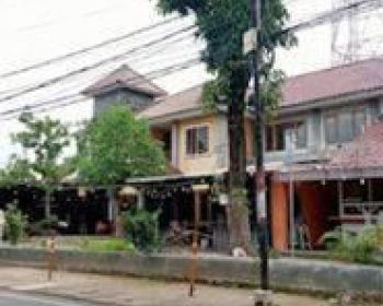 Rumah halaman luas,cocok untuk usaha,pinggir jalan,LT 1001 m2, jagakarsa,JktS,