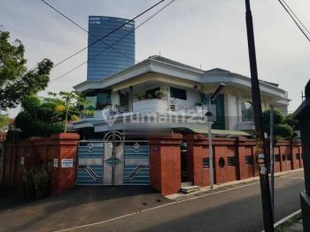 Rumah di Penjernihan Bendungan Hilir Jakarta Pusat Dekat Senayan
