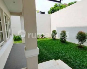 Rumah 2 Lantai Baru Renovasi Dengan Interior Yang Unik Dan Bagus,sudah City