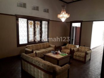 Rumah Classic Belanda Terawat Heritage Gol. C di Sayap Dago