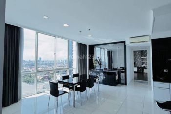 Sewa Apartemen Via Ciputra World 3 BR Lantai 18 Furnished Mewah