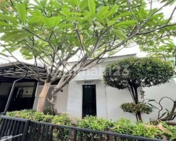 Rumah Hoek Nyaman Istimewa Siap Huni di Cipadu