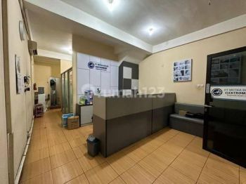 Ruko Siap Pakai di Ruko Emerald Boulevard Tangerang selatan