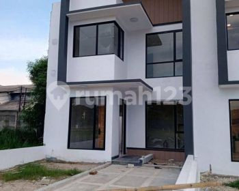 Ada kolam renang keamanan 24 jam di Casadoro