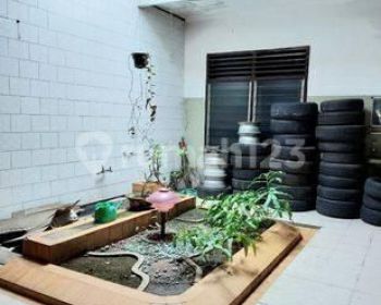 RUANG USAHA SHOW ROOM MOBIL BARATA JAYA SURABAYA