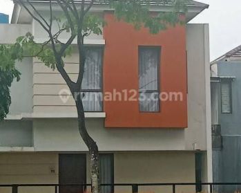 Rumah siap huni 2 lantai di Cluster Linea Graha Raya Bintaro