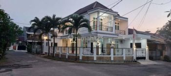 Rumah Cantik 2 Lantai Regency Melati Mas Tangerang