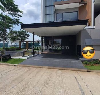 Rumah dijual di kelimutu 3 lantai view bagus