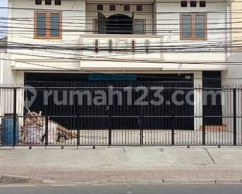 Disewakan Ruko 2 Lantai Dekat Jalan Pemuda, Rawamangun.