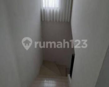 Rumah 2 lantai dengan view bagus