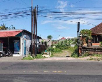 Tanah pinggir jalan raya celuk