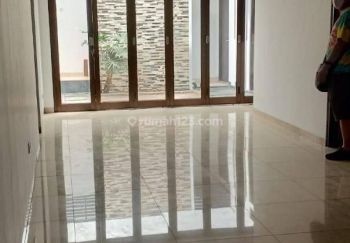 Rumah Siap Huni, Bagus, Lingkungan Asri, Nyaman di Sumber Sari