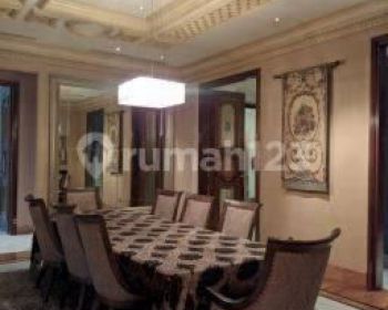 Apartement Da Vinci Residence 4 BR Furnished Bagus