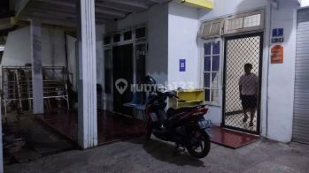 Rumah 2 Lantai Dekat Kampus di Siwalankerto Permai