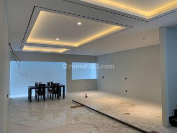 RUMAH PLUIT SAKTI, BRAND NEW, 168 m2, HADAP UTARA