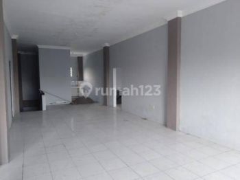 Ruko Strategis 3 Lantai di Kuta, Kawasan Ramai