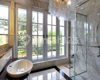 Rumah Cantik Ada Kolam Renang, Pondok Indah, Jakarta Selatan