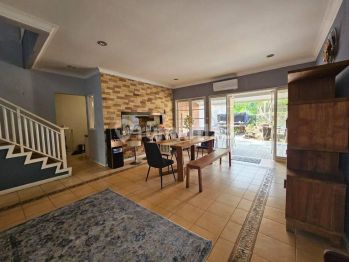 Rumah Mewah Siap Huni di Taman Botanik Jagakarsa cilandak