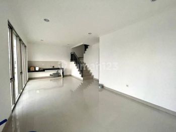 Disewakan Rumah di PIK 2 Ukuran 8x10 Bagus Murah