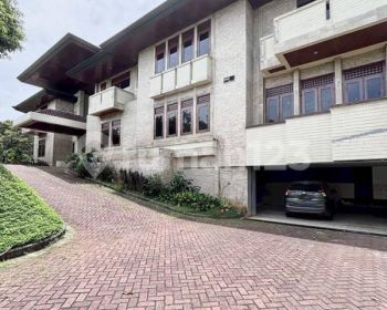 Rumah 3 Lantai, Area Golf Course, Exclusive Cluster, Pondok Indah