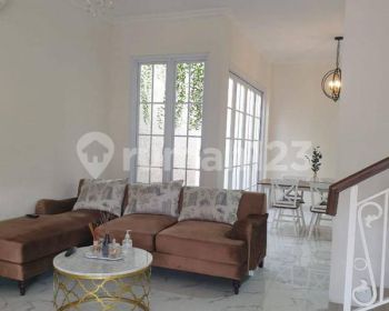 Disewakan Cepat Cluster Laseine Semi Furnish 6 Ac Dan Kitchen Set Mewah, Jakarta