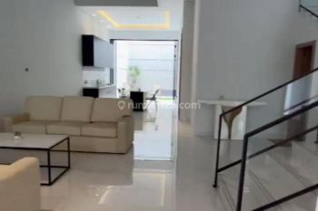 Rumah Minimalis Lux di Cluster Setra Duta Bandung