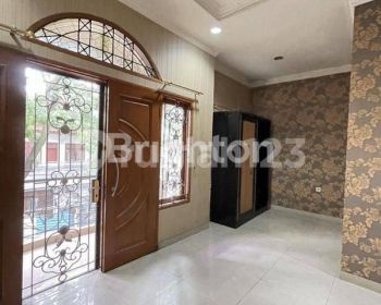 RUMAH TANJUNG DUREN 3 LANTAI SIAP HUNI UNFURNISHED ROW JALAN 2 MOBIL LOKASI