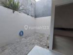 thumbnail-rumah-modern-minimalis-di-austinville-malang-4