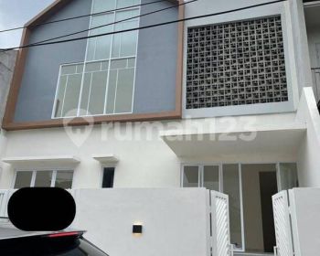 Rumah 2 Lantai Baru di Jalan Pulo Nangka, Jakarta Timur