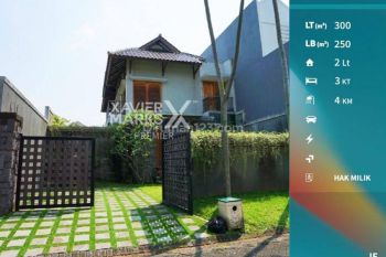 RUMAH MEWAH RASA BALI DENGAN SWIMMING POOL DI ARAYA GOLF MALANG