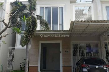 Disewakan Rumah Pakuwon City Long Beach