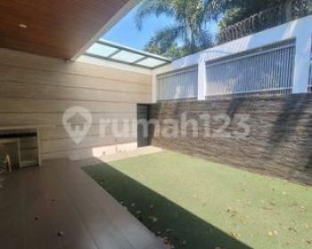 Disewakan Rumah Atau Ruang Usaha Di Tirtayasa Sayap Dago