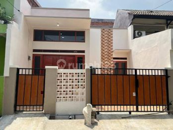 Rumah Baru SHM di Pejuang Jaya, Bekasi