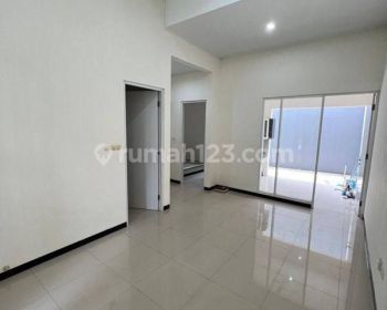 Rumah Dijual Minimalis Cantik di Taman Kopo Indah V