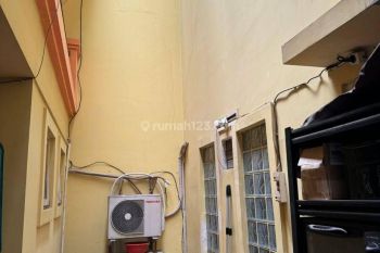 Disewakan Rumah Katamaran indah, PIK 3 Lantai, Furnished & Full Renovasi Sampai